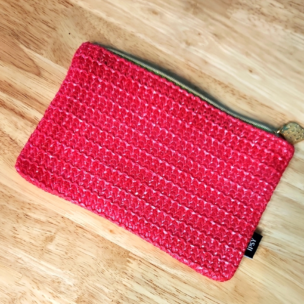 IPSY Fuschia with‎ Light Pink Interior Woven Zipper Pouch